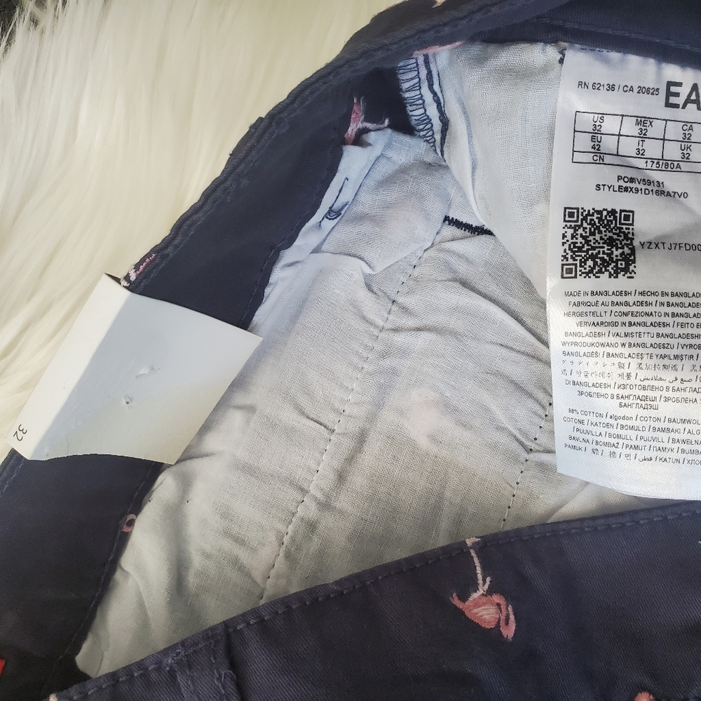 Guess Men's Short - Picture 2 of 2